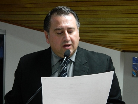 Roberto Araujo solicita lombada contra atropelamentos