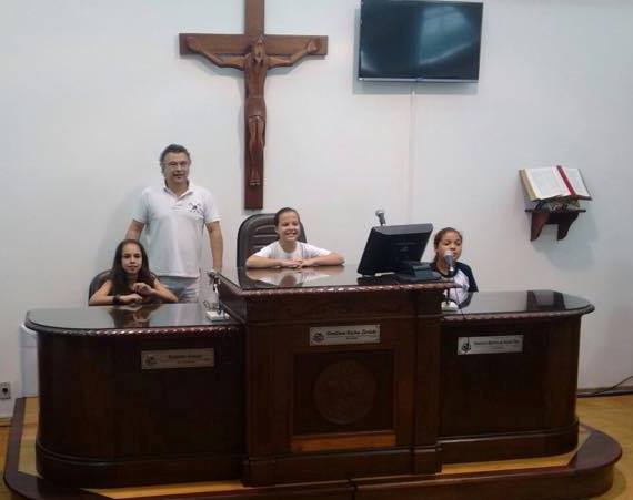 Câmara recebe alunos de Escola Municipal       