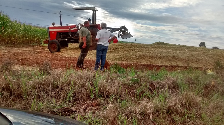 Barreto visita assentamento Santa Adelaide