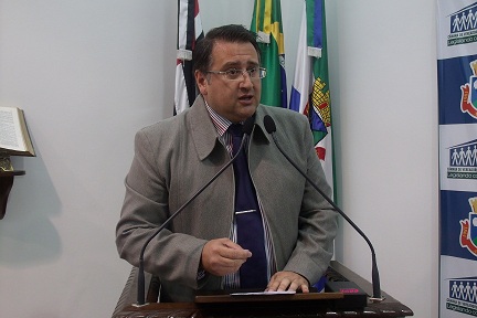 Vereador pede que prefeito tome a frente das negociações com A.D.I.s