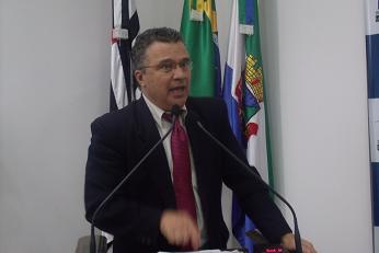 Ziroldo pede explicações sobre medicamentos e imóveis alugados