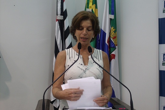 Informatização da carteira de vacina e lista eletrônica de remédios são pedidos de vereadora