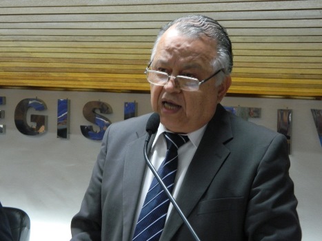 Ernesto Albuquerque quer saber cronograma final da obra da UPA