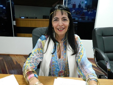 Adalgisa Ward pede contratação de mais profissionais para o Centrinho