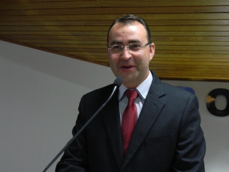 Flávio Zandoná pede informações sobre quebra da ordem cronológica