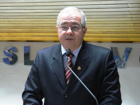 Cabo Sérgio pede coleira de identificação para animais
