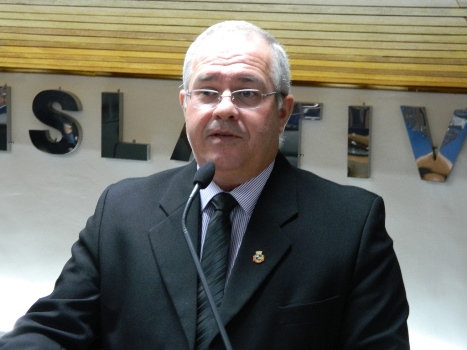 Cabo Sérgio questiona uso de carro particular em viagens públicas
