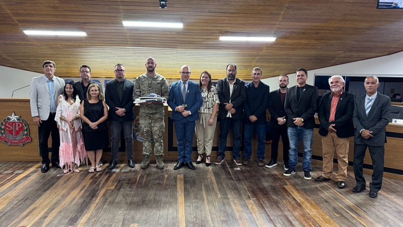 Voluntário no exército da Ucrânia, avareense é homenageado na Câmara Municipal